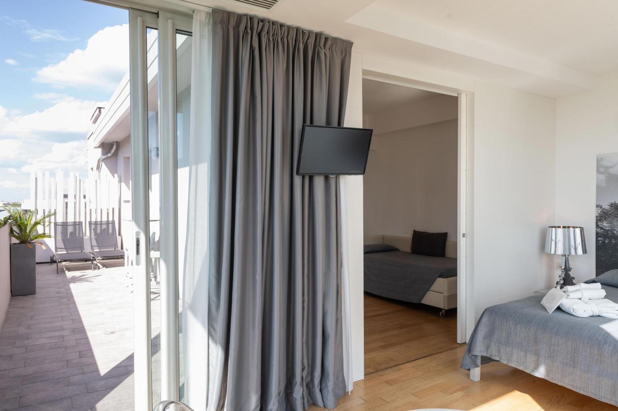 Perla Verde Hotel Milano Marittima Esterno foto