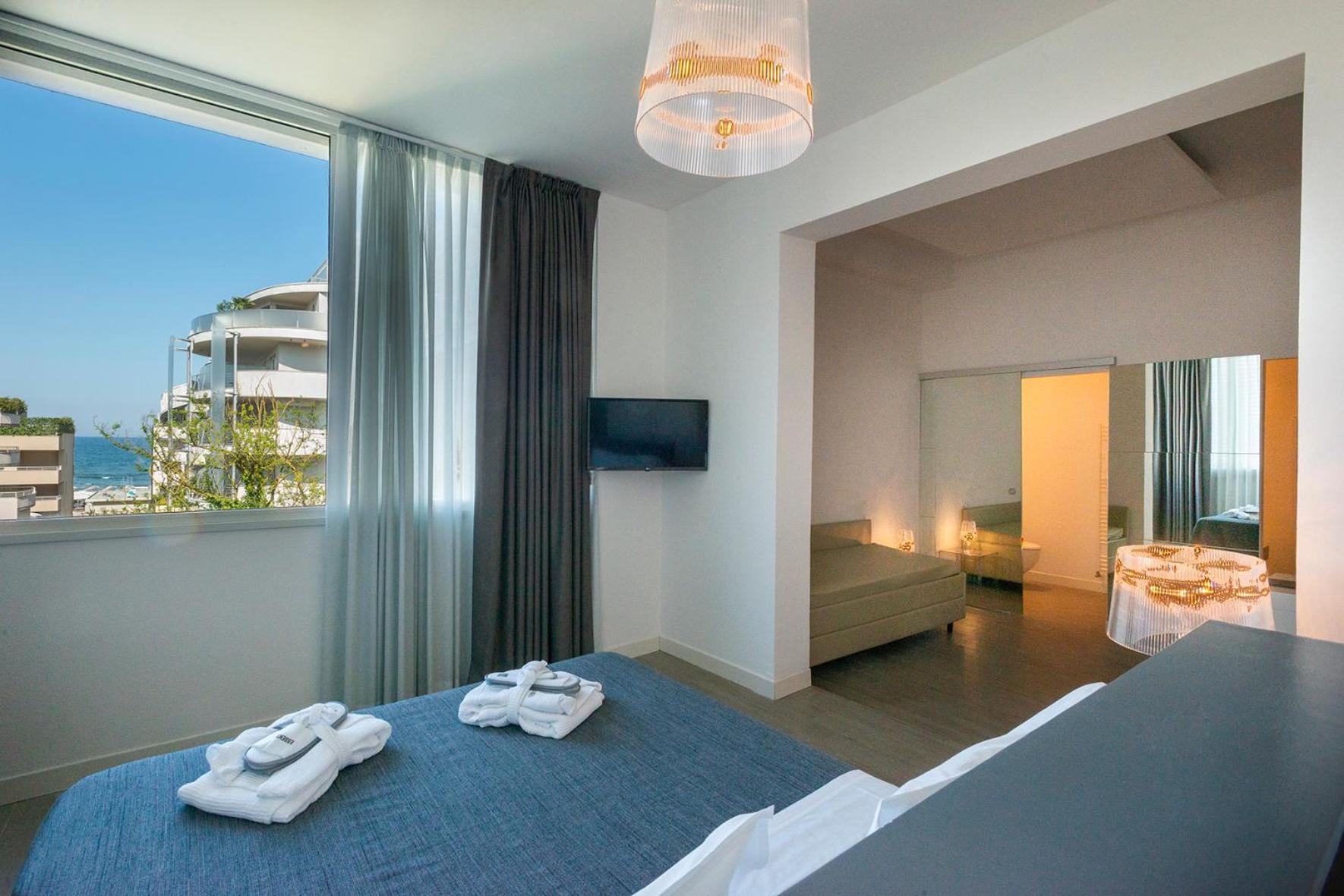 Perla Verde Hotel Milano Marittima Esterno foto