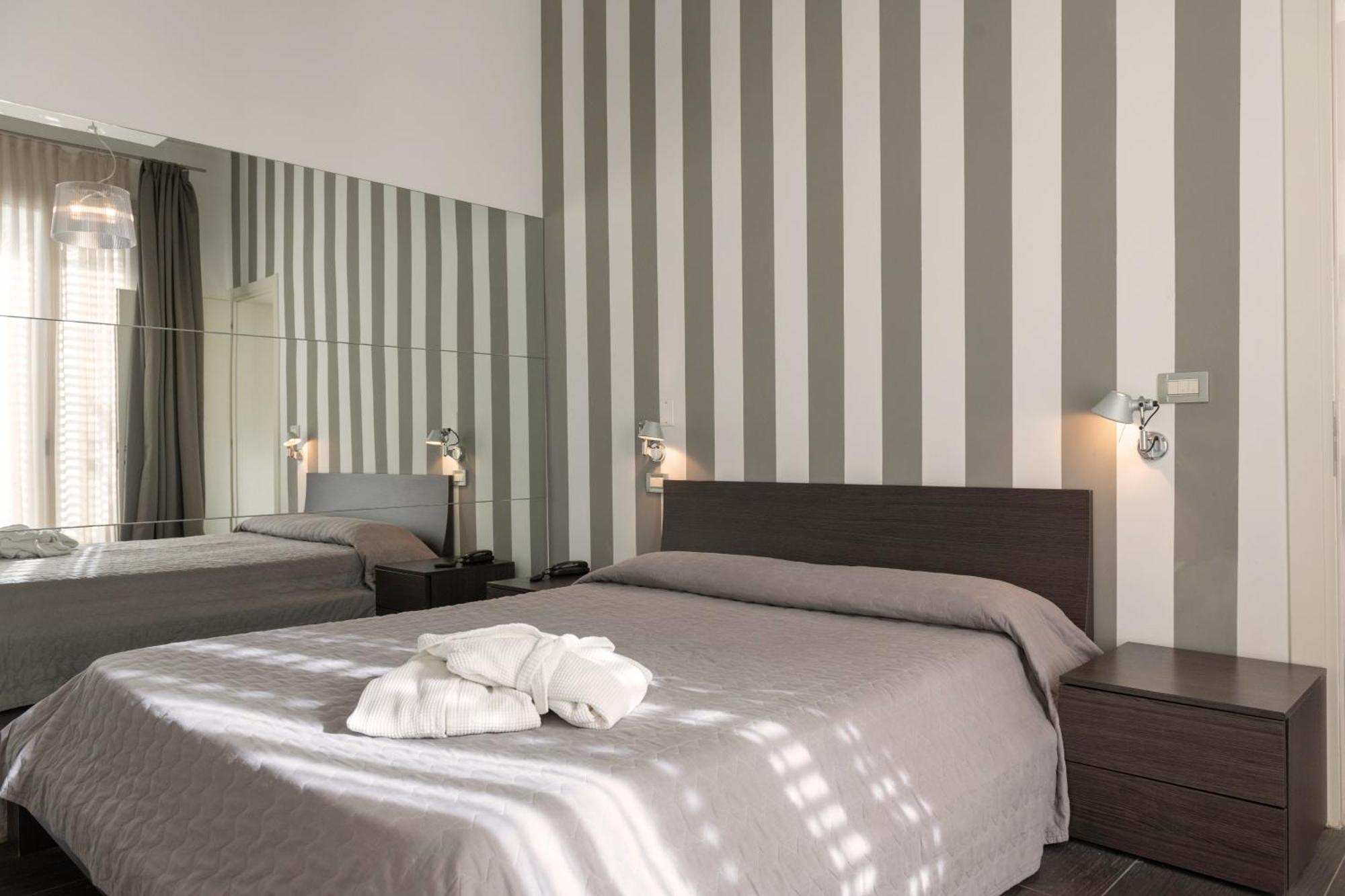 Perla Verde Hotel Milano Marittima Esterno foto